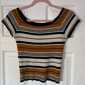 Cropped short sleeve sweater shirt